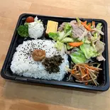 肉野菜炒め弁当（お弁当とお惣菜のお店 ポコちゃん）