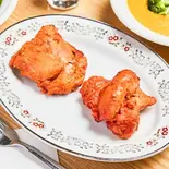 タンドリーチキン(骨あり)2ピース Tandoori Chicken (On the Bone) 2 Pieces（インドアジアン料理＆バー SUNRISE）