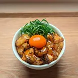 旨辛牛ホルモン丼(make noodle かしぐ)
