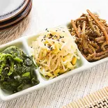 ナムル盛り合わせ나물모듬（焼肉韓国料理 東大門）