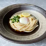 温玉ぶっかけ讃岐うどん(冷)/Sanuki udon noodles with hot egg and bukkake（讃岐うどん 山田家 東京錦糸町店 SANUKIUDON YAMADAYA TŌKYŌKINSITYŌTEN）