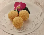 胡麻団子(芝麻团子)(鶏白湯ラーメン らくらく亭)