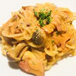 3種キノコとベーコンのトマトクリームソース（TENEREZZA）