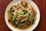 ニラレバ炒め（美食美客）