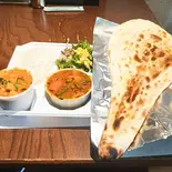 ランチCセット(カレー2種とライスとナンとサラダ付き)(VEGE KITCHEN & BAR)