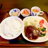 ギャルの手作りデミグラスハンバーグ弁当（山奥）