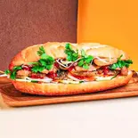 当店人気No.1 焼き豚肉バインミー Best Seller Grilled Pork Banh Mi(BANH MI XIN CHAO 池袋店)
