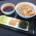鶏のうま煮もりそば（なぜ蕎麦にラー油を入れるのか。五反田店）