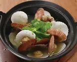 ホタテ稚貝の酒蒸し（すしざむらい 歌舞伎町輝ビル総本店）