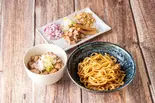 至高の鶏まぜそば＆極上レアチャー丼セット（麺屋綴が作る究極のまぜそば）