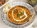 メーティチキンカレー とナンのセットMethi Chicken Curry（クイーン・ガーデン）