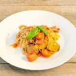 なすベーコンのトマトソースパスタ（akicafe）