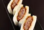 まぐろメンチかつサンド ※画像はイメージです（幸也）