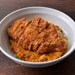 とんかつ檍の特ロースかつ丼(ロース 約300g・かつ後のせ)（とんかつ檍のカレー屋 いっぺこっぺ 北千住店）