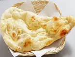 炭焼きナン Charcoal-Grilled Naan（インドネパール料理 ナンバカンカレーハウス）