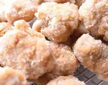 鶏の唐揚げ5個（唐揚げ・とんかつ・ハンバーグ・海鮮のガッツリ丼！ でか盛りご用達一二三亭）