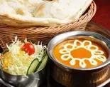 1 カレー+サラダ + ナン/ライス 1 CURRY + SALAD + NAN/RICE（スターケバブインドカレーハラル専門店）
