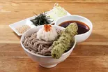 辛味おろしちくわ天もりそば(なぜ蕎麦にラー油を入れるのか。渋谷店)
