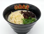 【麺の大盛り無料】とんこつラーメン(チャーシュー・キクラゲ・もやし付き)（情熱食堂 川口青木店）