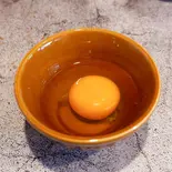 生たまご（もつ煮込み 世界のかさじま）