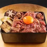 (卵黄入り)黒毛和牛すき焼き丼 ごはん大盛(和牛80g、米280g)（黒毛和牛すきやき丼 前田 弘明寺店）