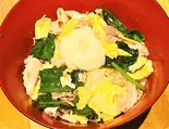 豚ほうれん卵丼（たこやき工房 ちびすけ難波道頓堀店）
