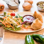 サモサ2P＆サラダ Samosa (2 Pieces) ＆ Salad（インド料理レストランSURAJ岸里店）