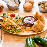 サモサ2P＆サラダ Samosa (2 Pieces) ＆ Salad（インド料理レストランSURAJ長居店）