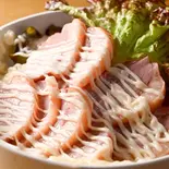 炙り合鴨マヨネーズ丼(【サクジュワ唐揚げ丼】CasualBar Allegra)