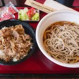 ミニ牛丼セット(soba and small beef rice bowl )（蕎麦 絃）