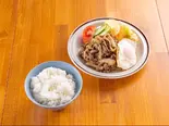 牛カルビ焼肉弁当(ライス・サラダ・おばんざい付き)（珈琲通）