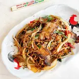 豚焼きそば「即席麺で」(惹味豬扒炒公仔麵)（蓮蓮Ren Ren 香港の料理）