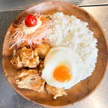 たまごからあげライス Fried chicken & egg rice(サンバカレー)