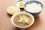 もつ煮込弁当 (カレー味)+チーズトッピング（もつ煮定食よし川 新宿フロントタワー店）