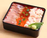 ホッケ・イクラ・カニの生ちらし（北海道料理 浜っ子 読売北海道ビル店）