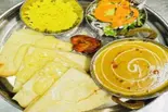 チーズナンセット(チキンカレー+1種) Cheese Naan Set (Chicken Curry + 1 kind)（ラクシュミー）