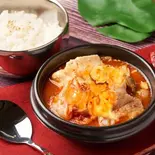 和牛ホルモン入り韓国チゲセット（韓国チゲの革命。総本店）