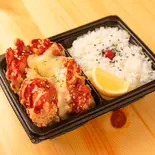 ヤンニョムチーズからあげ弁当（デカ盛り弁当 はるき 大通店【唐揚げ弁当屋】）