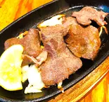 鉄板牛タン塩焼き(餃子工房 ちびすけ 阿倍野橋店)