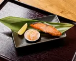 おかず単品:和食の定番！鮭の塩焼き（パーラー躙口）