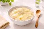 とろける幸福感 飴色玉ねぎの甘みが活きたたっぷりチーズの選べる具材の黄金ドリア風リゾット（風邪・胃腸炎の回復に お粥小屋 健康お粥専門店）