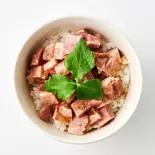 炙り豚レアチャーシュー丼（MAREN 肥後橋）