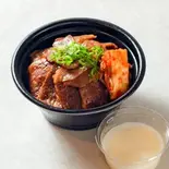 とろろ焼肉牛丼（お肉TO空間 どらみ）