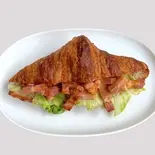 【クロワッサンド】からしマヨベーコン（みつカド）