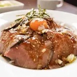 ローストビーフ丼（カフェブロッサム）