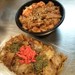 牛カルビ丼(肉100g増量、ライス大盛)＆豚バラ100gやきそば(麵大盛)セット（柳沢うまいか亭）