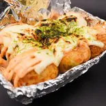チーズのせたこ焼き6個 Cheesy Takoyaki (6 Pieces)（あずまや国領店）