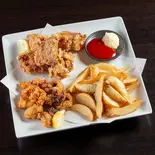 揚げ物3種盛り(もも肉の唐揚げ・皮付きポテトフライ・真ダコの唐揚げ)（楽笑 北浦和駅西口店）