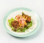 ピリ辛ひき肉タコス 2個  Spicy Ground Meat Tacos 2p（SOL TOKYO メキシコ料理）