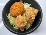 コロッケ ムネ2個丼（鶏笑 市川新田店）